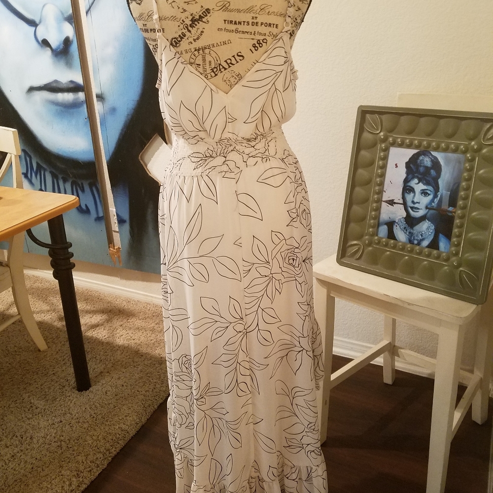Dress - Picture 5 of 5